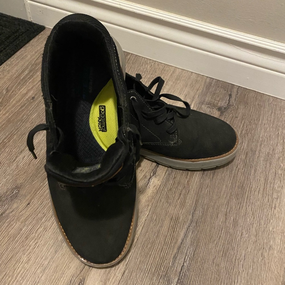 Men’s sketcher suede boots worn 2xs